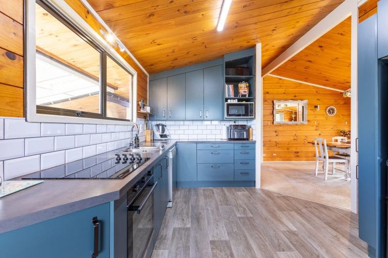 Photo of property in 47 Cowper Side Road, Dannevirke, 4976