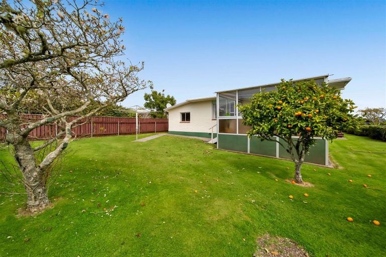 Photo of property in 43 Nevada Drive, Merrilands, New Plymouth, 4312