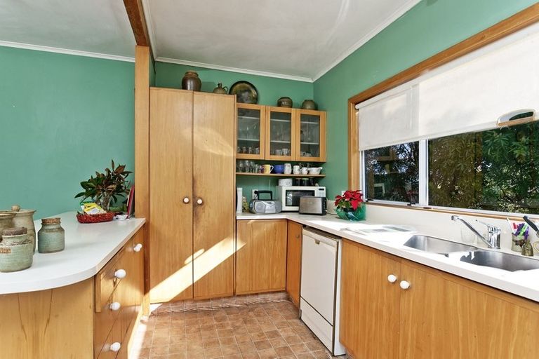 Photo of property in 1/13 Eversleigh Road, Belmont, Auckland, 0622