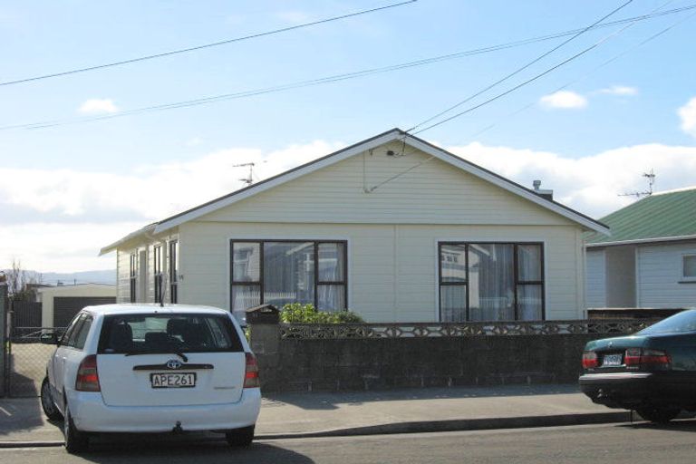 Photo of property in 91 Endeavour Street, Lyall Bay, Wellington, 6022
