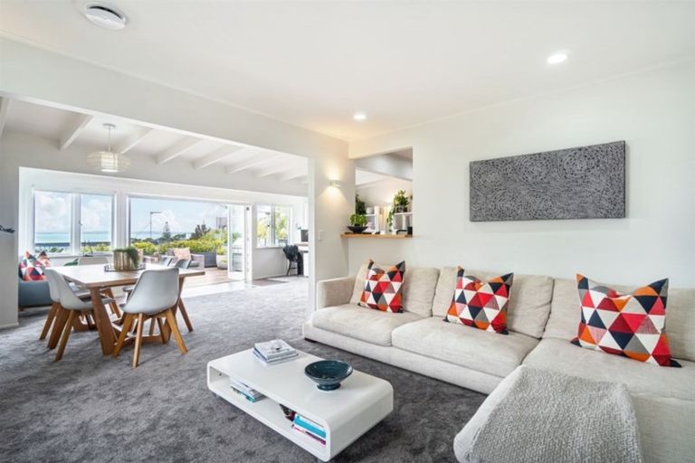 Photo of property in 1/57 Gulf View Road, Murrays Bay, Auckland, 0630