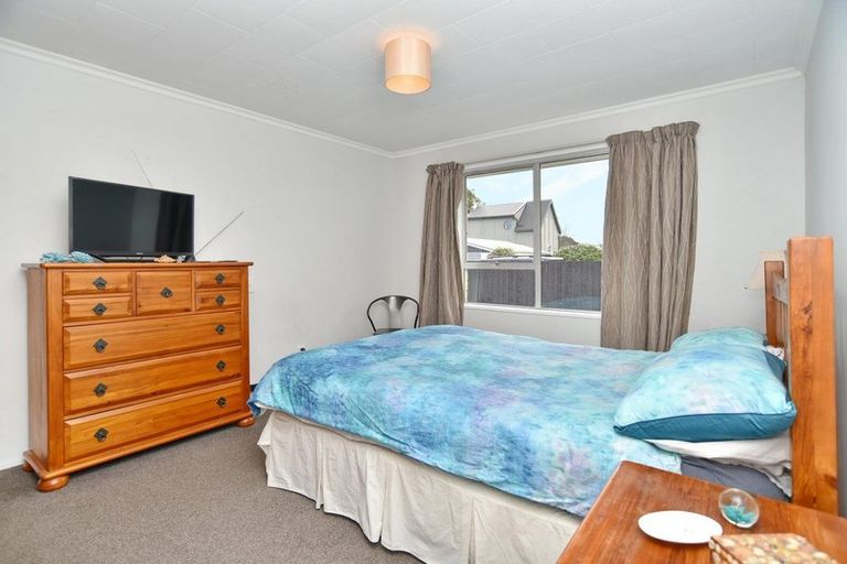 Photo of property in 1/17 Nyoli Street, Northcote, Christchurch, 8052