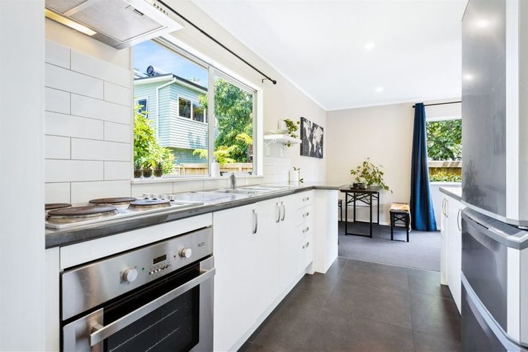 Photo of property in 2/60 Taikata Road, Te Atatu Peninsula, Auckland, 0610