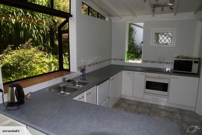 Photo of property in 16 Beere Haven Road, Seatoun, Wellington, 6022