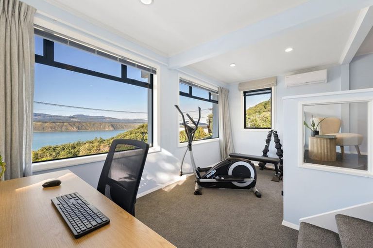 Photo of property in 77 Sidlaw Street, Strathmore Park, Wellington, 6022