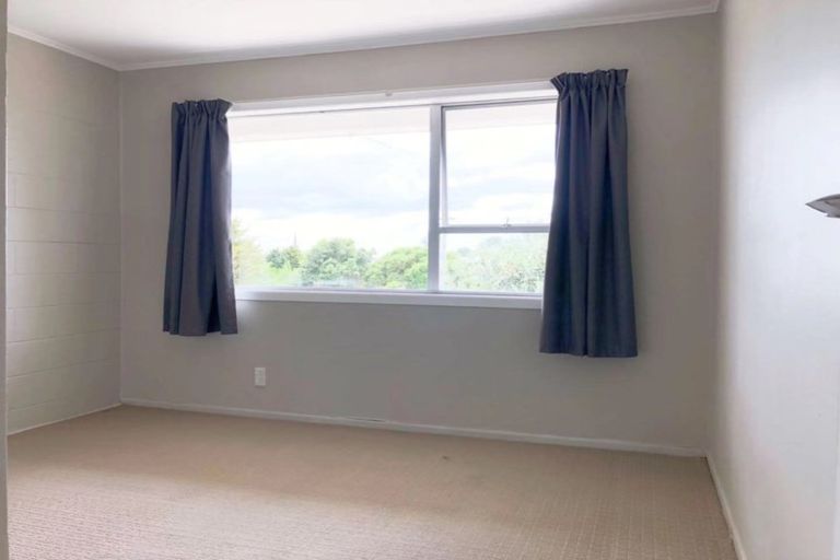 Photo of property in 3/68 Rua Road, Glen Eden, Auckland, 0602