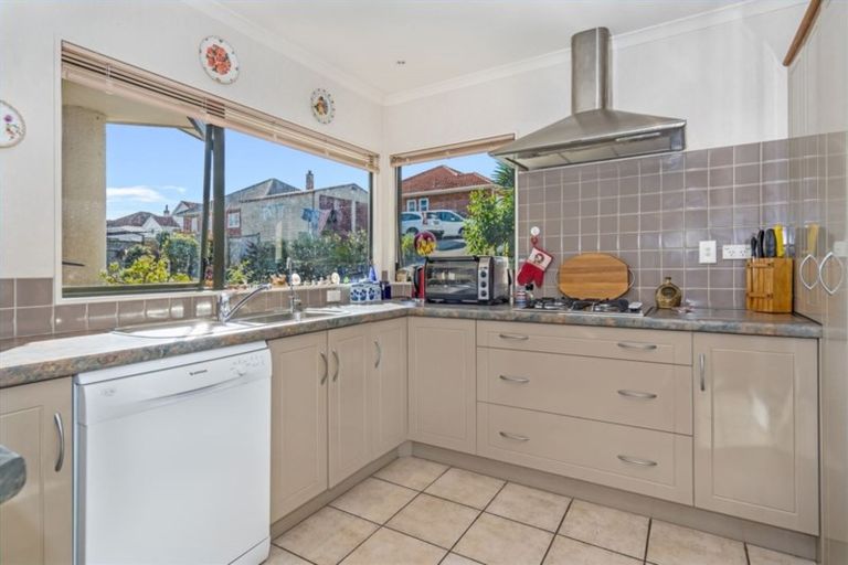 Photo of property in 15a Churchill Street, Kensington, Whangarei, 0112