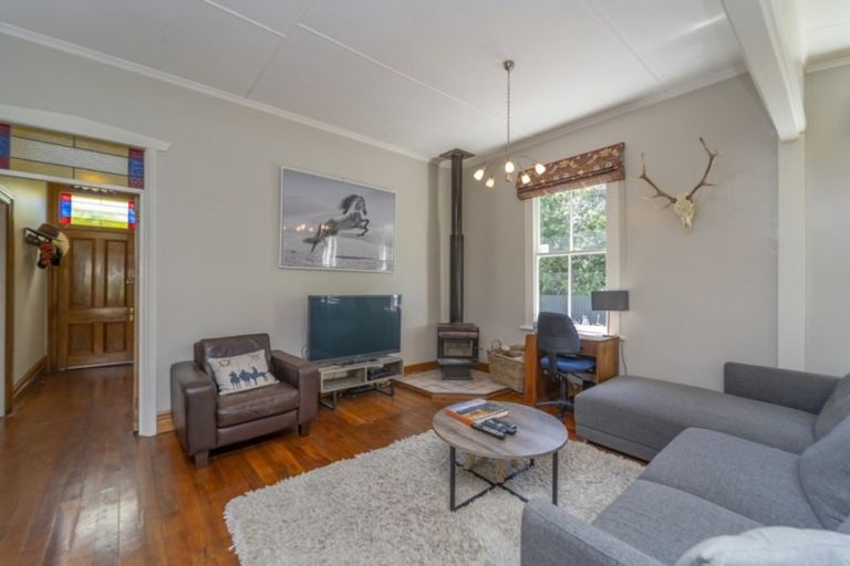 Photo of property in 6 Suez Street, Martinborough, 5711