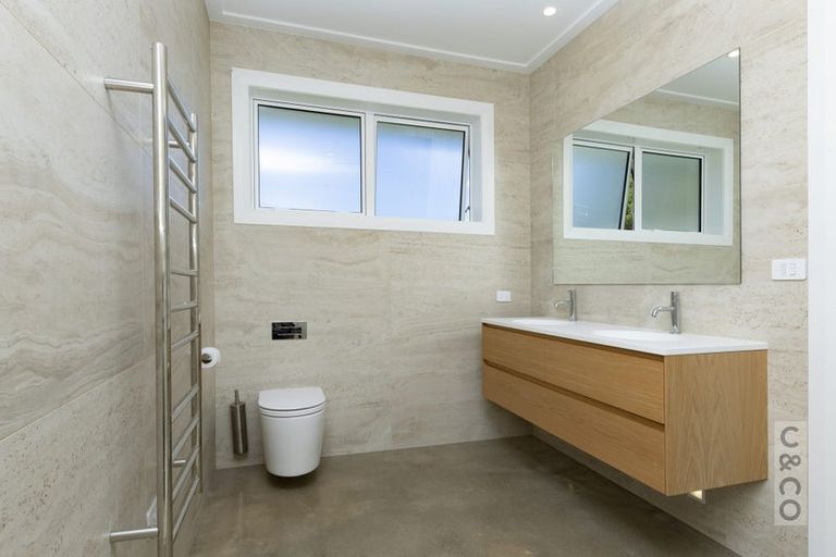 Photo of property in 88 Taupaki Road, Taupaki, Henderson, 0782