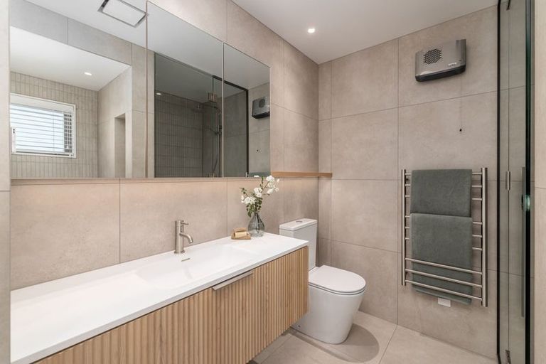 Photo of property in 2/979 Colombo Street, St Albans, Christchurch, 8014