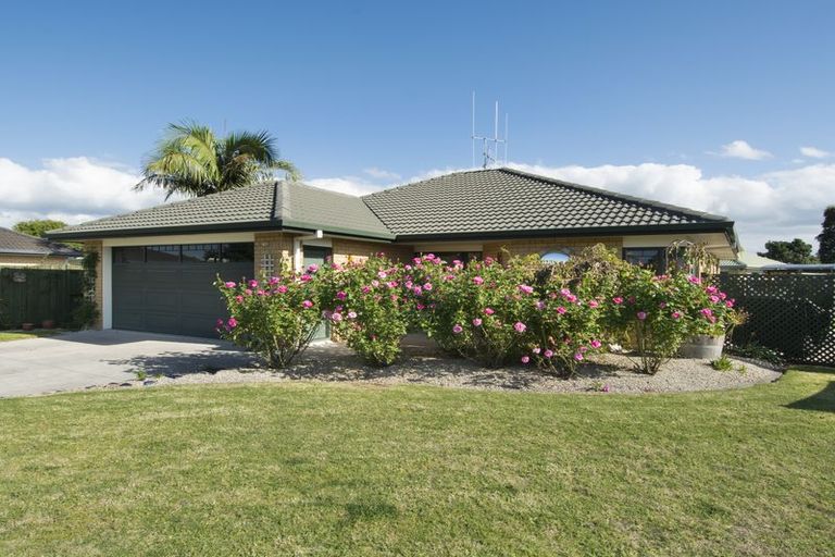 Photo of property in 3 Evergreen Glade, Papamoa Beach, Papamoa, 3118