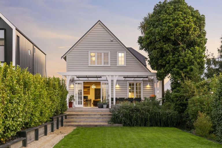 Photo of property in 43 Pirie Street, Mount Victoria, Wellington, 6011