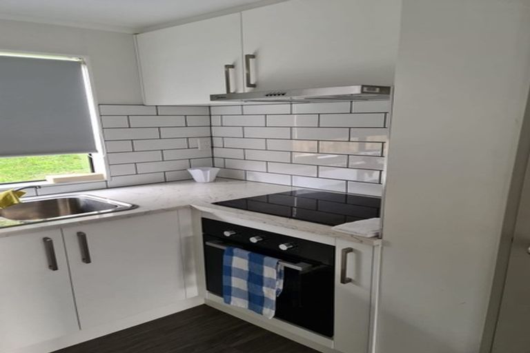 Photo of property in 2/523 Glenfield Road, Glenfield, Auckland, 0629