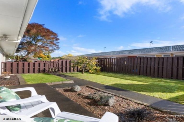 Photo of property in 2/15 Latham Avenue, Pakuranga, Auckland, 2010