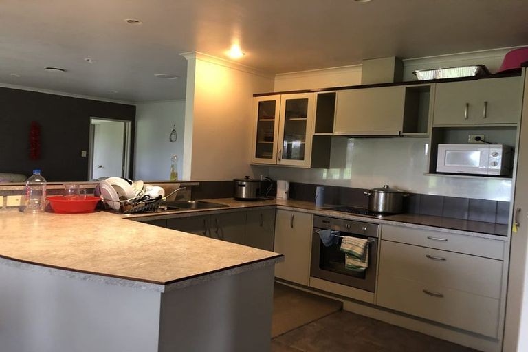 Photo of property in 420 Tararua Road, Levin, 5571