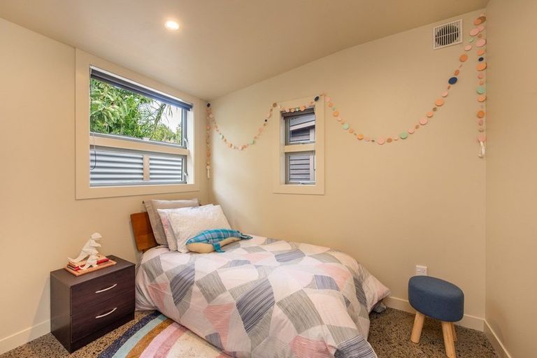 Photo of property in 6 Rahana Way, Waikanae, 5036