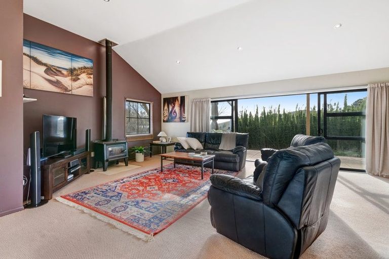 Photo of property in 11 Pineview Lane, Helensville, 0875