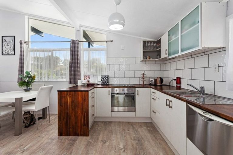 Photo of property in 17 Hahuru Road, Kawerau, 3127