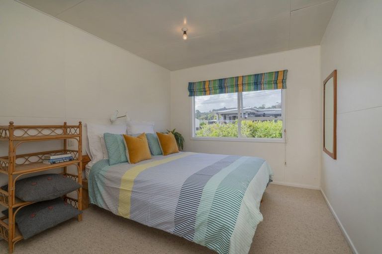 Photo of property in 9 Banks Street, Cooks Beach, Whitianga, 3591
