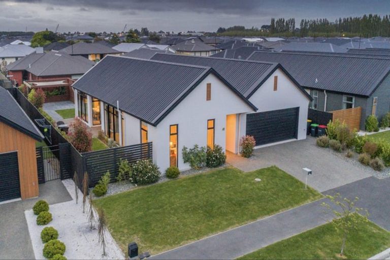 Photo of property in 21 Meyer Crescent, Halswell, Christchurch, 8025