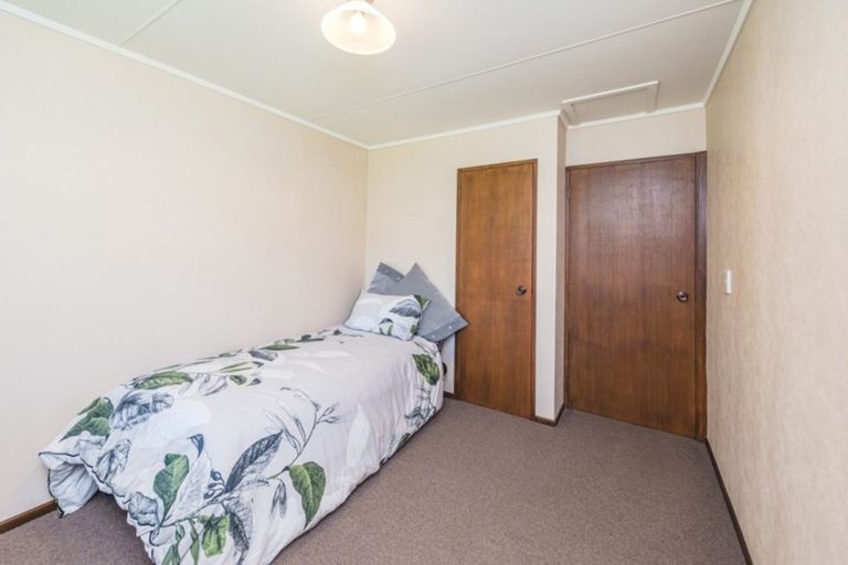 Photo of property in 16 Akepiro Place, Tawhero, Whanganui, 4501