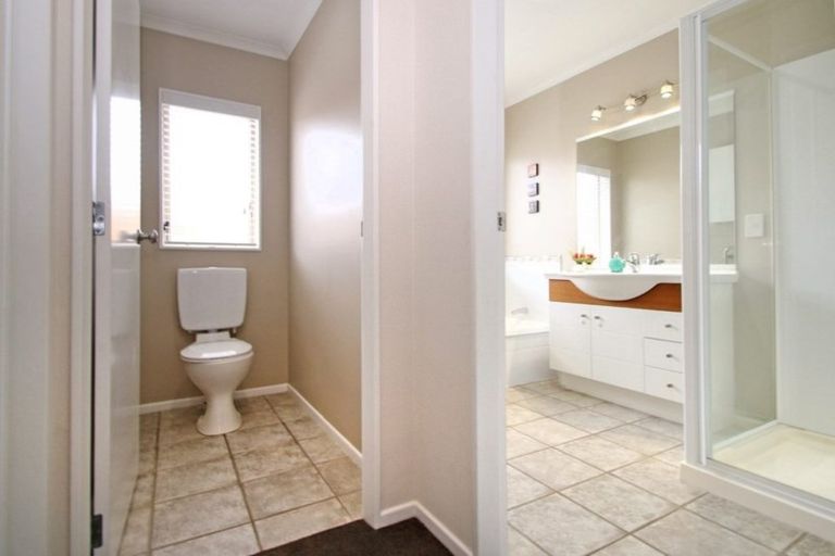 Photo of property in 36 Mcleod Place, Papamoa Beach, Papamoa, 3118