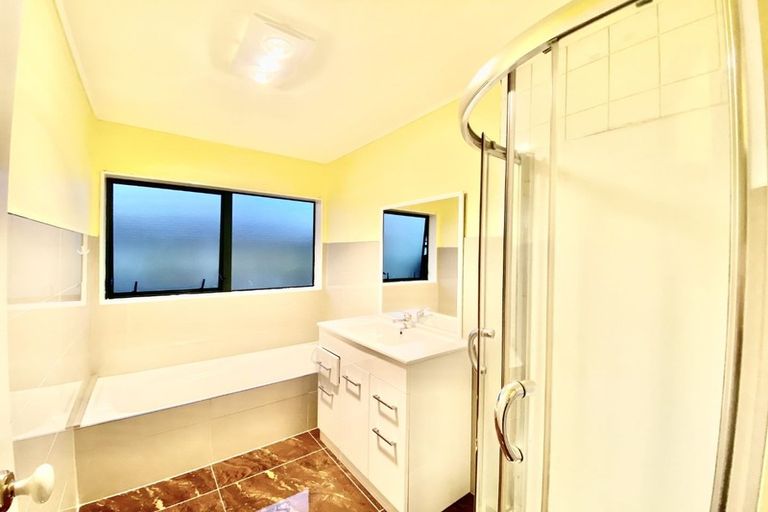 Photo of property in 206 Te Irirangi Drive, Flat Bush, Auckland, 2019