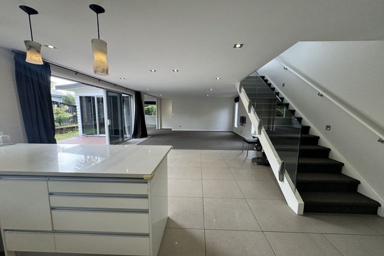 Photo of property in 2/6 Sandford Street, Campbells Bay, Auckland, 0630