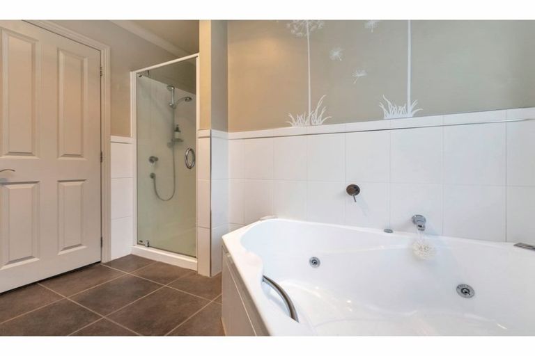 Photo of property in 8 Archer Rayner Place, Greenhithe, Auckland, 0632