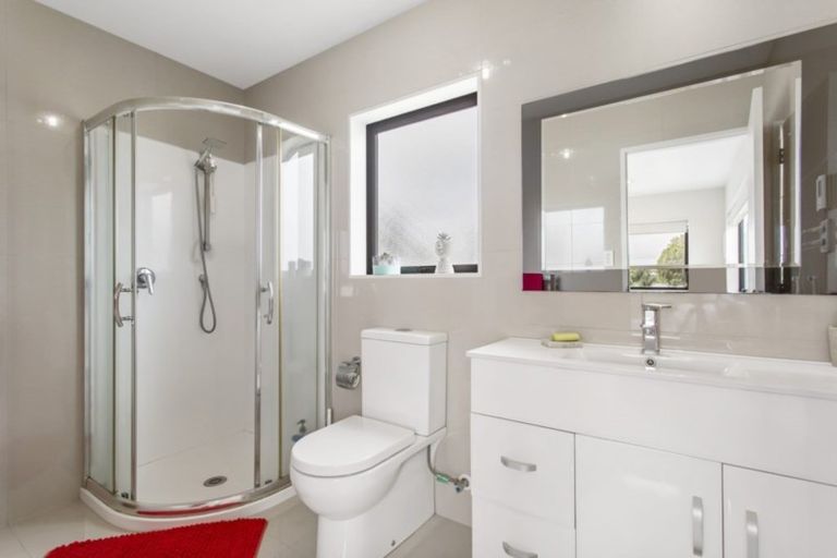 Photo of property in 92a Swanson Road, Henderson, Auckland, 0610