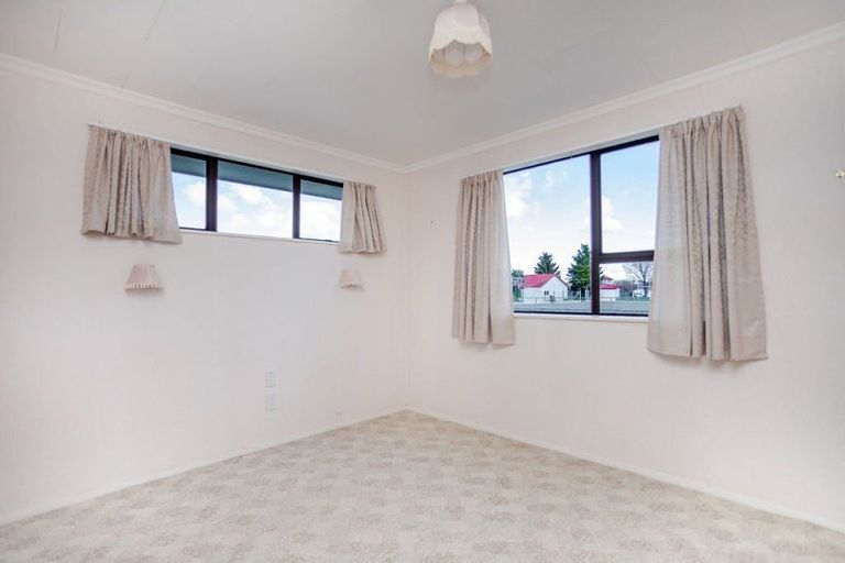 Photo of property in 9 Mcphee Street, Dannevirke, 4930