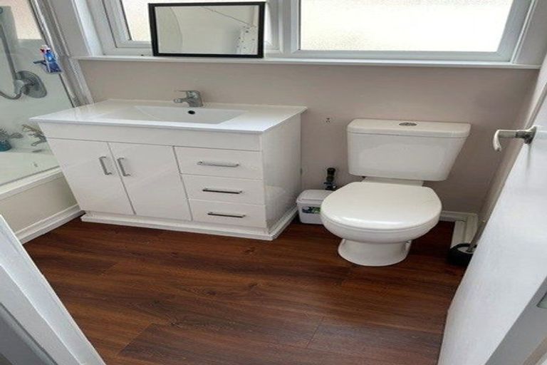 Photo of property in 106 Whites Line East, Waiwhetu, Lower Hutt, 5010