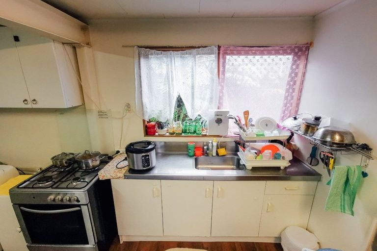 Photo of property in 42 Compton Street, Hillcrest, Auckland, 0627