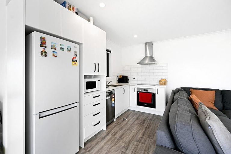 Photo of property in 1/2 Searancke Place, Fairfield, Hamilton, 3214