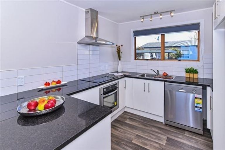 Photo of property in 1/27 Limond Street, Randwick Park, Auckland, 2105