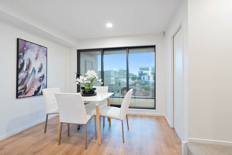 Photo of property in 4/11 Hereford Street, Te Atatu Peninsula, Auckland, 0610