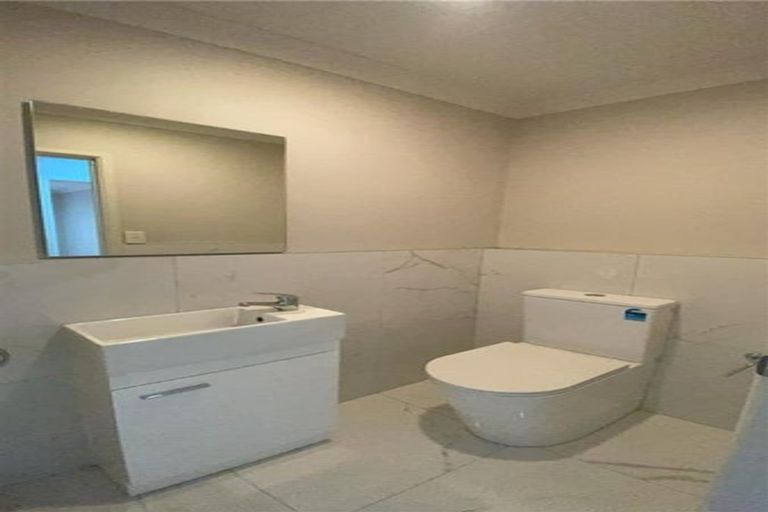 Photo of property in 18 Corrofin Drive, East Tamaki, Auckland, 2013