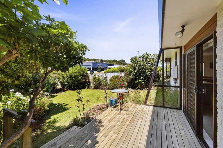 Photo of property in 76a Oxford Street, Tawa, Wellington, 5028