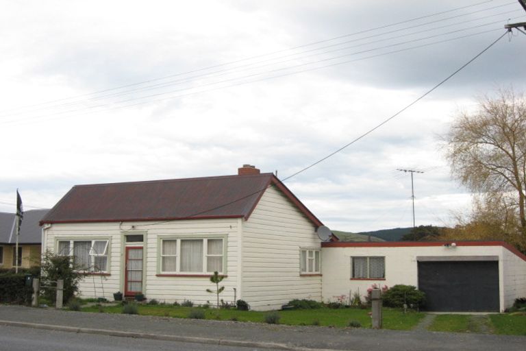 Photo of property in 7 Moore Street, Milton, 9220