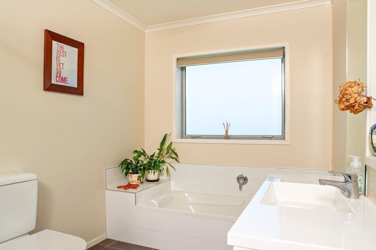 Photo of property in 24 Omega Place, Coastlands, Whakatane, 3120