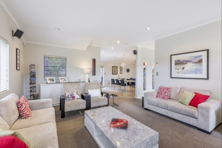 Photo of property in 11 Fendalton Place, Hatfields Beach, Orewa, 0931