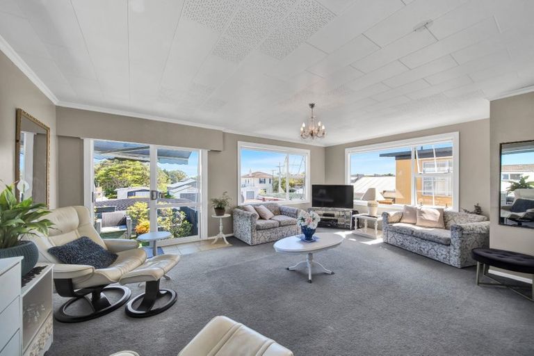 Photo of property in 67a Barrett Street, Westown, New Plymouth, 4310