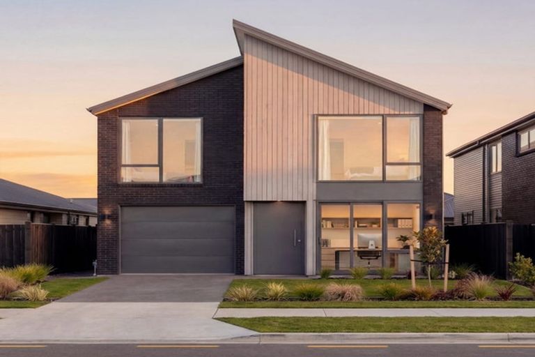 Photo of property in 33 Red Hills Road, Massey, Auckland, 0614