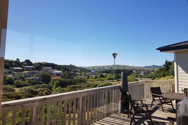 Photo of property in 20 Astronomer Place, Whitby, Porirua, 5024