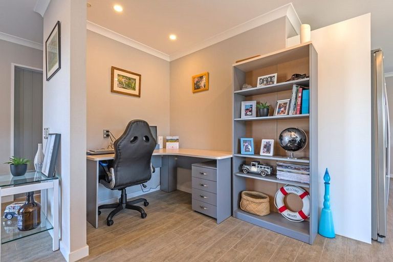 Photo of property in 5 Waka Tete Place, Waitarere, Levin, 5510