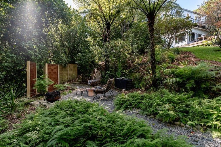 Photo of property in 8 Christina Grove, Normandale, Lower Hutt, 5010