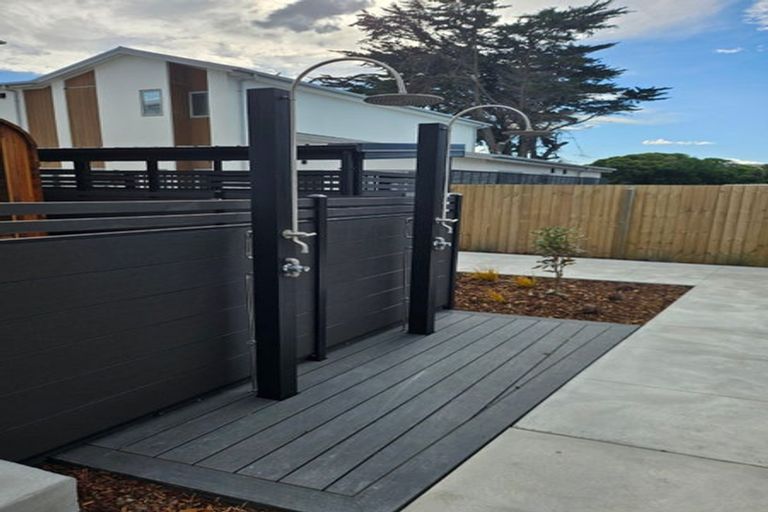 Photo of property in 2/62 Bowhill Road, New Brighton, Christchurch, 8083