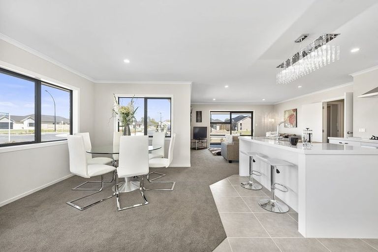 Photo of property in 12 Chalgrove Road, Huntington, Hamilton, 3210