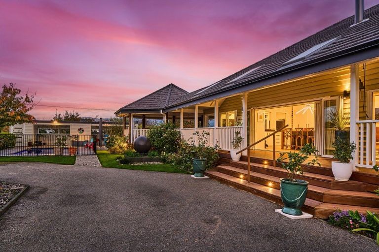 Photo of property in 140 School Road, Te Horo, Otaki, 5582