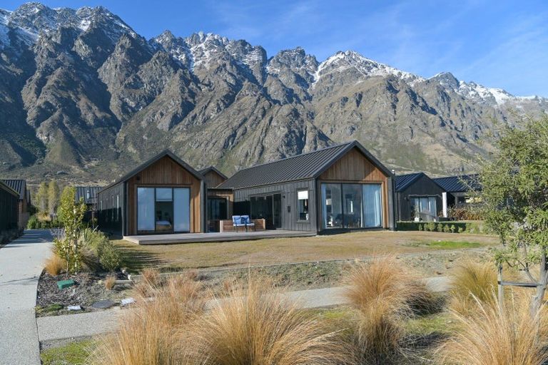 Photo of property in 19 Glenfiddich Road, Jacks Point, Queenstown, 9371
